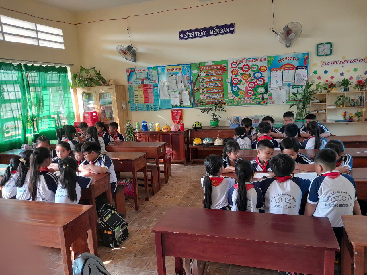 TRƯỜNG TIỂU HỌC HOÀ THUẬN TỔ CHỨC THÀNH CÔNG TIẾT ĐỌC THƯ VIỆN – LAN TỎA VĂN HÓA ĐỌC CHO HỌC SINH